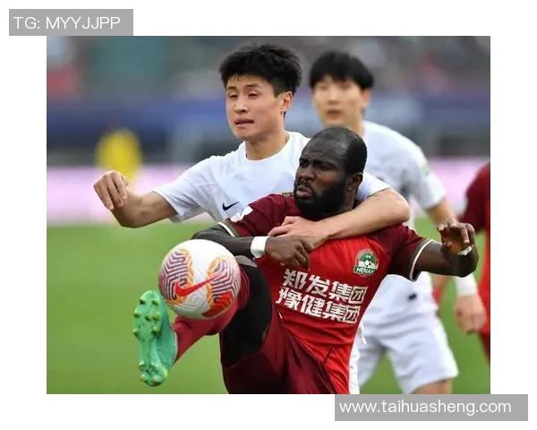 球星赛场胜利动作展现激情足球魅力与团队精神力量 球星赛场胜利动作展现激情足球魅力与团队精神力量